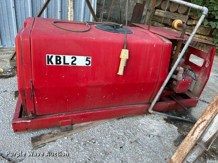 image for item DS2227 2002 Chevrolet Silverado 3500  flatbed pickup truck