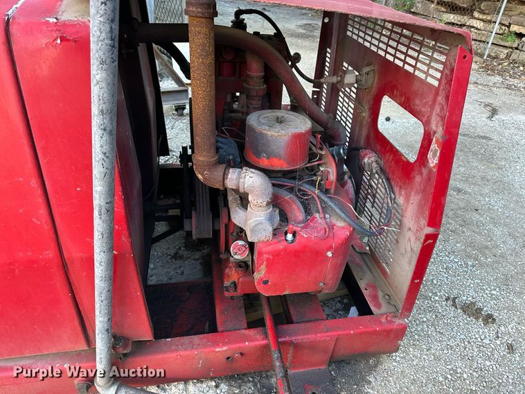 image for item DS2227 2002 Chevrolet Silverado 3500  flatbed pickup truck