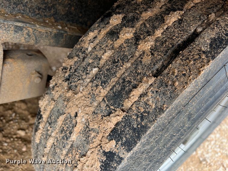 image for item DS2381 2018 Big Tex 140A-20BK-8SIR  equipment trailer