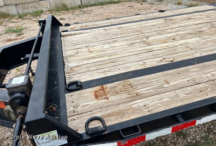 image for item DS2418 2020 Sure-Trac  equipment trailer