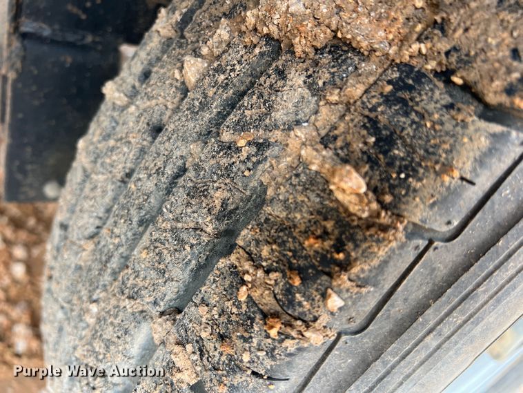 image for item DS2419 2019 Sure-Trac ST10220LPDO2A-B-150  equipment trailer