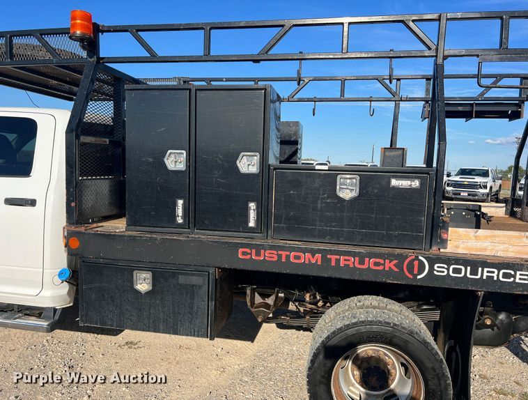 image for item DS2456 2018 Dodge Ram 5500  Crew Cab flatbed truck