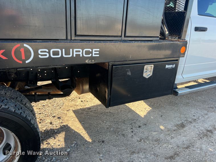 image for item DS2456 2018 Dodge Ram 5500  Crew Cab flatbed truck