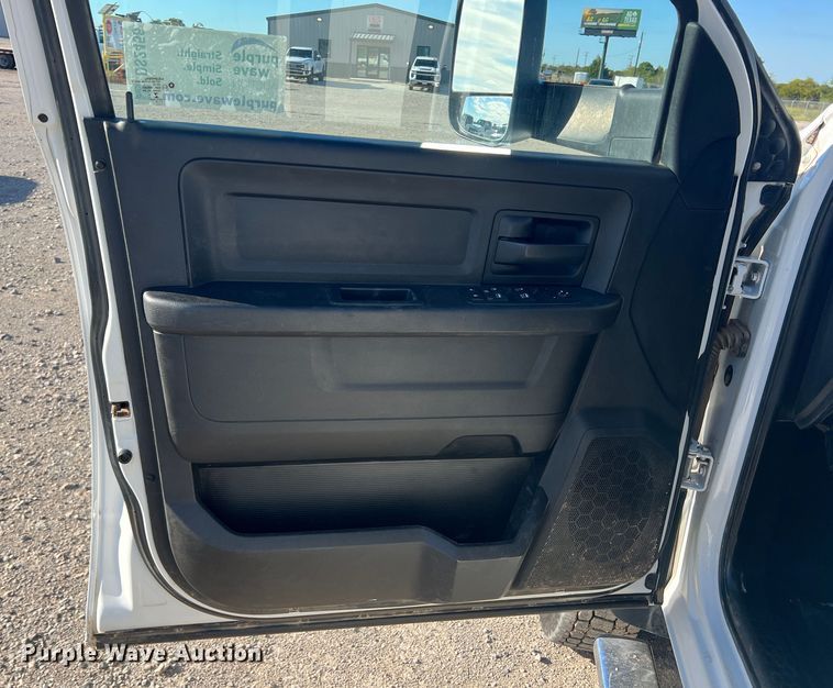 image for item DS2456 2018 Dodge Ram 5500  Crew Cab flatbed truck