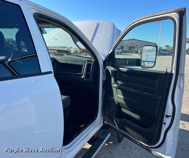 image for item DS2456 2018 Dodge Ram 5500  Crew Cab flatbed truck