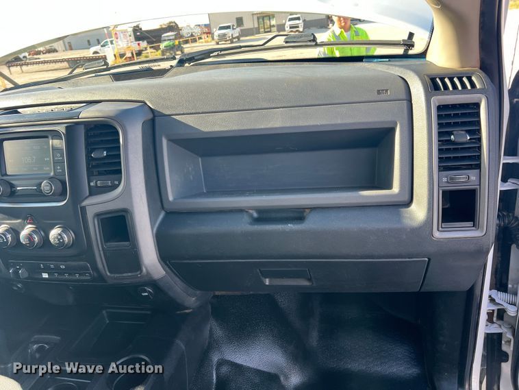 image for item DS2456 2018 Dodge Ram 5500  Crew Cab flatbed truck