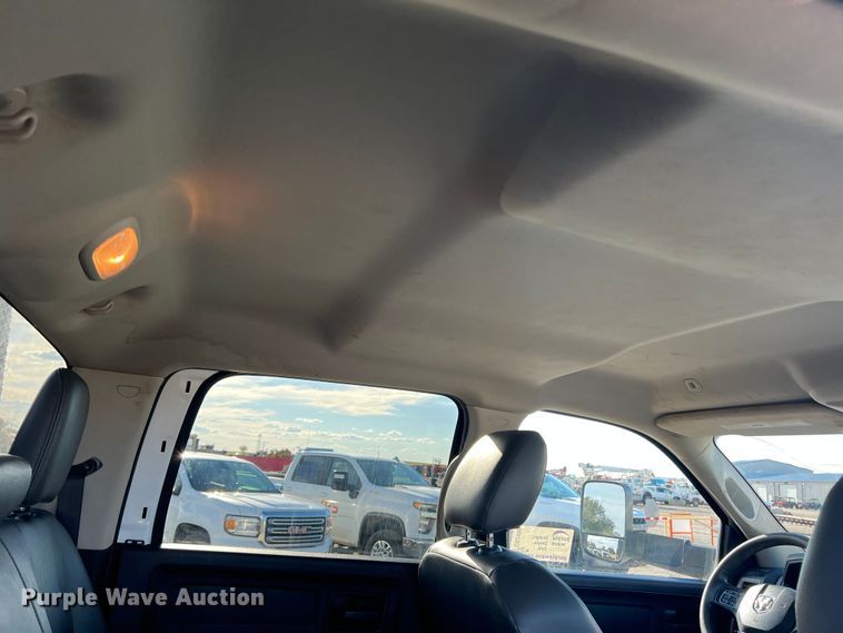 image for item DS2456 2018 Dodge Ram 5500  Crew Cab flatbed truck