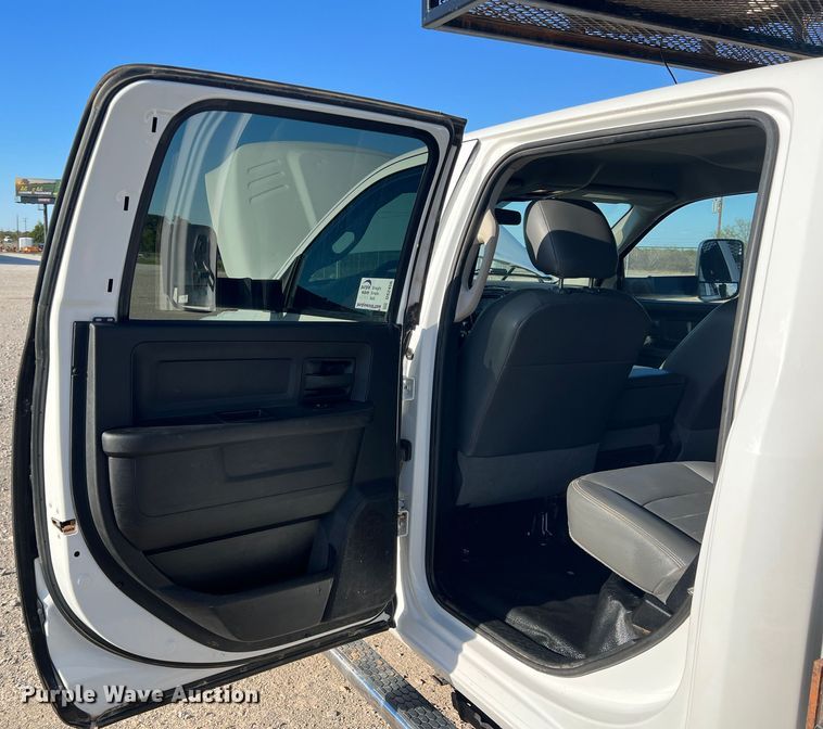 image for item DS2456 2018 Dodge Ram 5500  Crew Cab flatbed truck