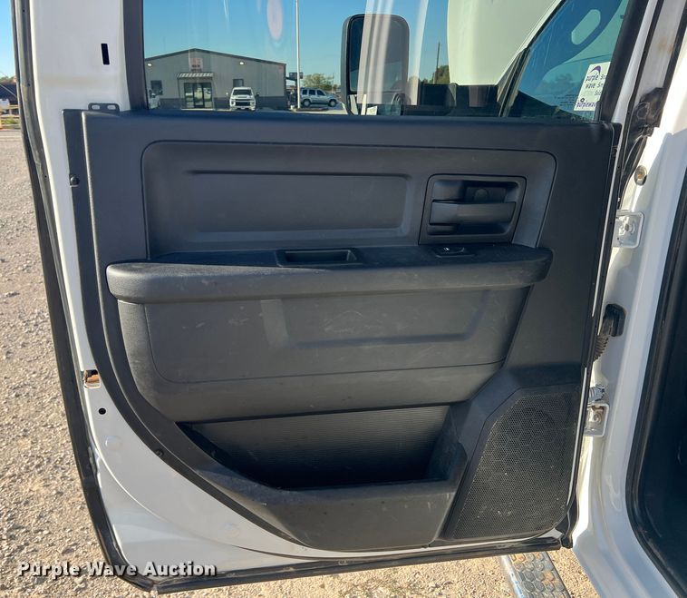 image for item DS2456 2018 Dodge Ram 5500  Crew Cab flatbed truck