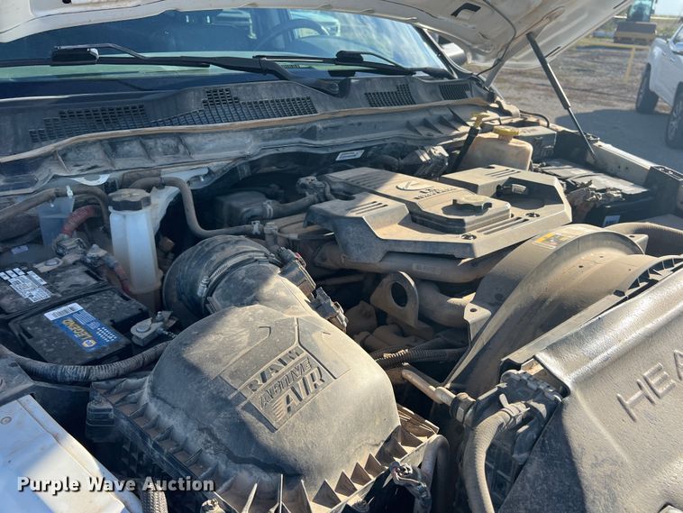 image for item DS2456 2018 Dodge Ram 5500  Crew Cab flatbed truck