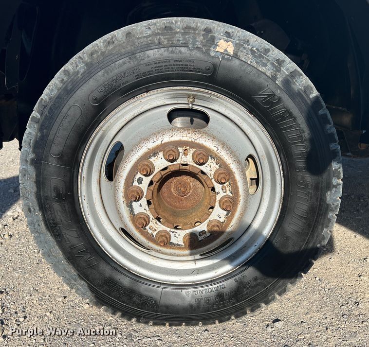 image for item DS2456 2018 Dodge Ram 5500  Crew Cab flatbed truck