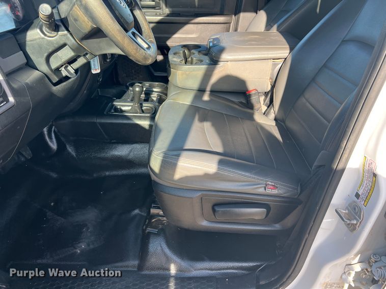 image for item DS2457 2018 Dodge Ram 5500  Crew Cab flatbed truck