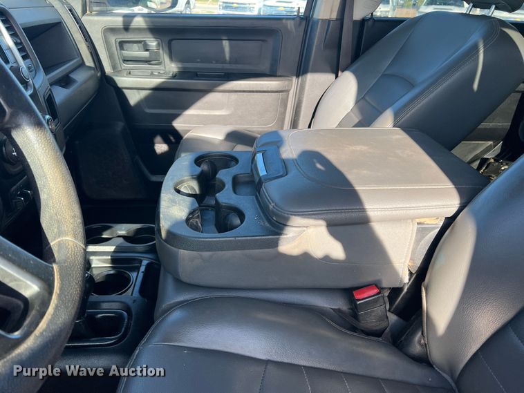 image for item DS2457 2018 Dodge Ram 5500  Crew Cab flatbed truck