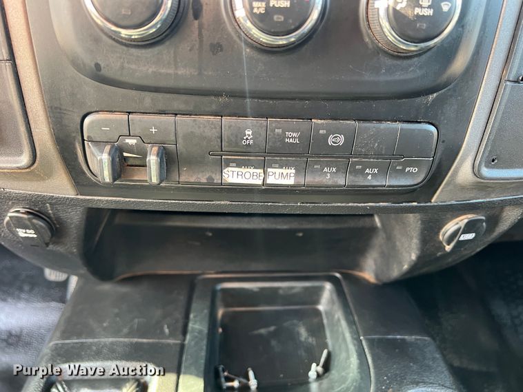 image for item DS2457 2018 Dodge Ram 5500  Crew Cab flatbed truck