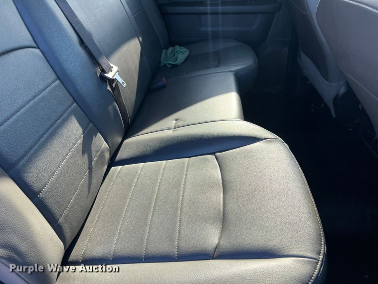 image for item DS2457 2018 Dodge Ram 5500  Crew Cab flatbed truck