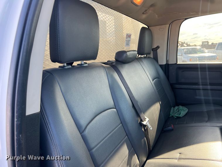 image for item DS2457 2018 Dodge Ram 5500  Crew Cab flatbed truck