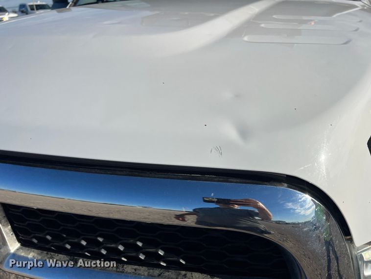 image for item DS2457 2018 Dodge Ram 5500  Crew Cab flatbed truck