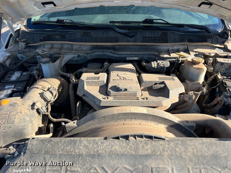 image for item DS2457 2018 Dodge Ram 5500  Crew Cab flatbed truck