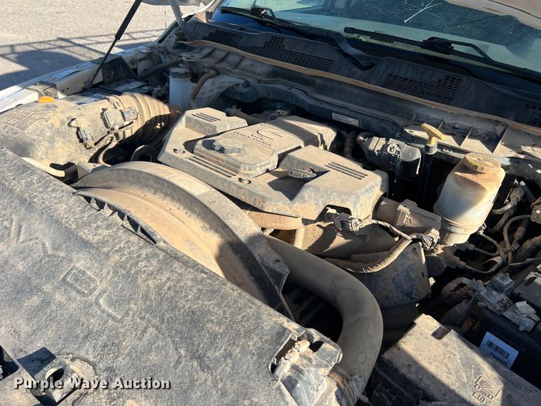 image for item DS2457 2018 Dodge Ram 5500  Crew Cab flatbed truck