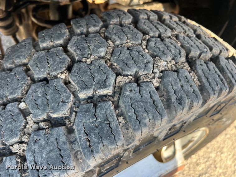 image for item DS2457 2018 Dodge Ram 5500  Crew Cab flatbed truck