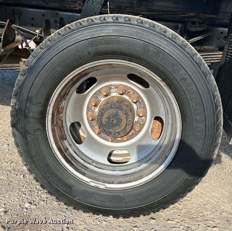 image for item DS2457 2018 Dodge Ram 5500  Crew Cab flatbed truck