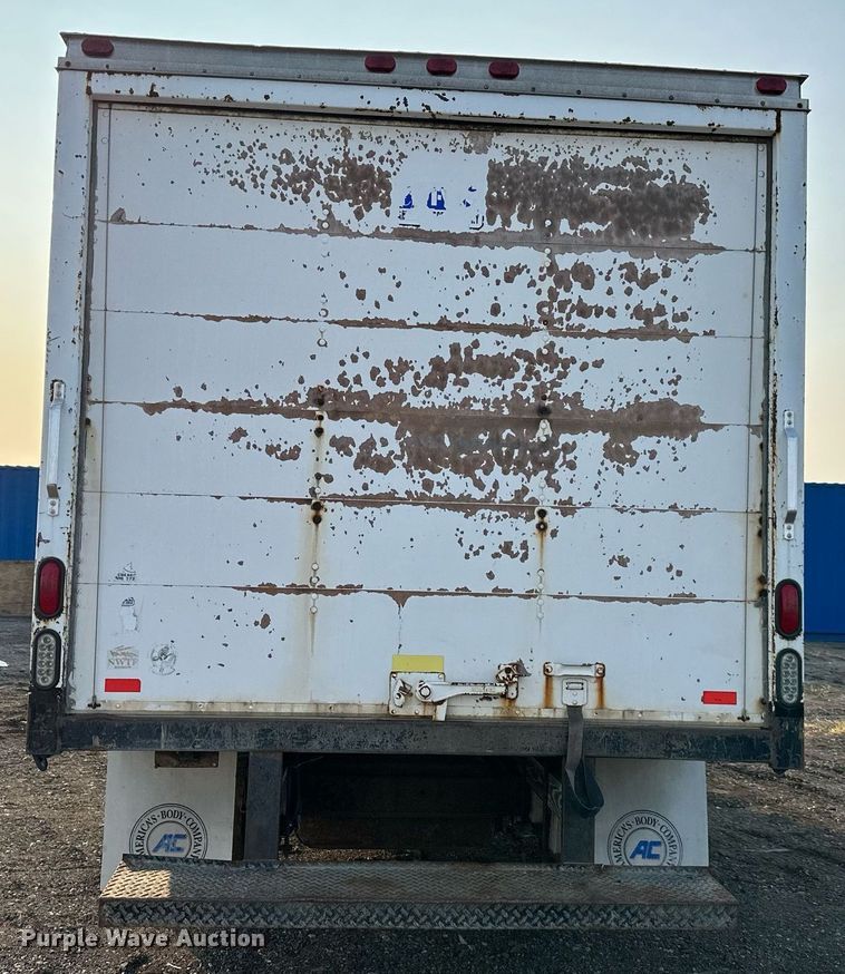 image for item DS6430 2002 Ford E350 Super Duty  box truck
