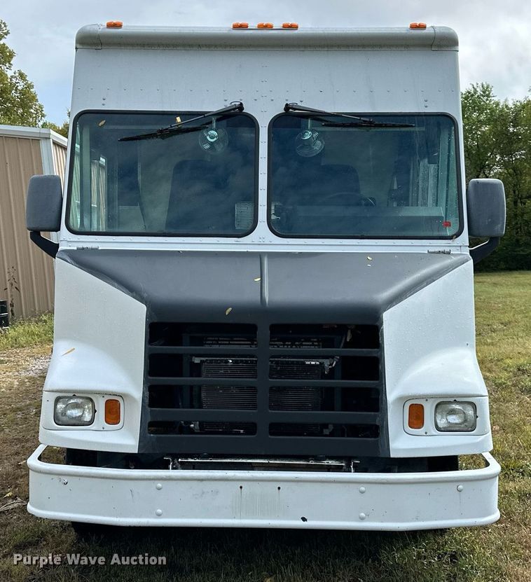 image for item DV1029 2003 Freightliner MT55  mobile command center vehicle