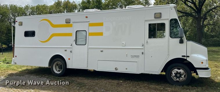 image for item DV1029 2003 Freightliner MT55  mobile command center vehicle