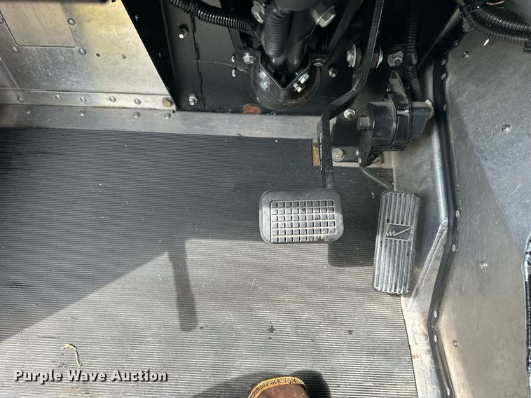 image for item DV1029 2003 Freightliner MT55  mobile command center vehicle