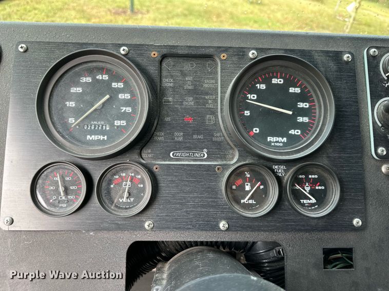 image for item DV1029 2003 Freightliner MT55  mobile command center vehicle