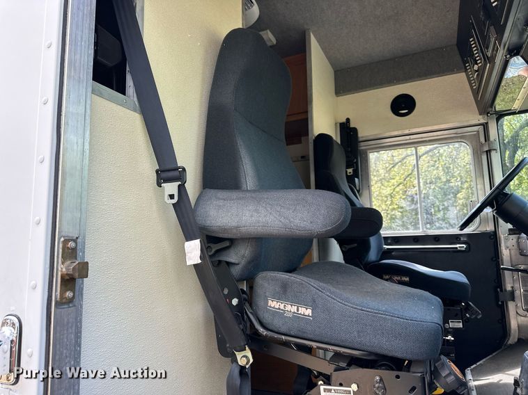 image for item DV1029 2003 Freightliner MT55  mobile command center vehicle