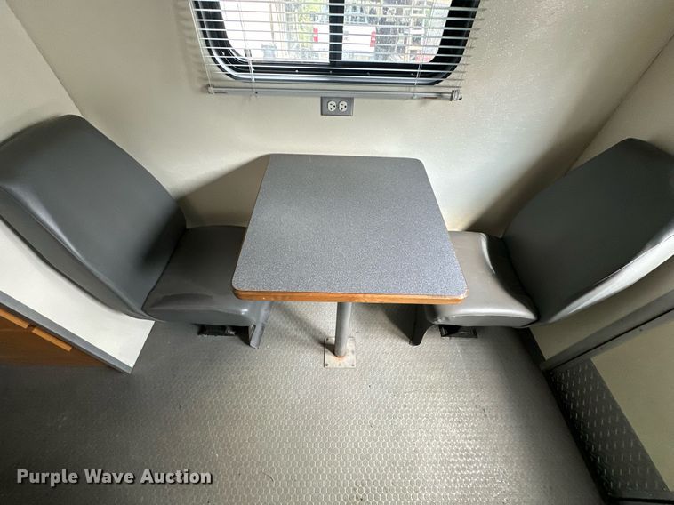 image for item DV1029 2003 Freightliner MT55  mobile command center vehicle