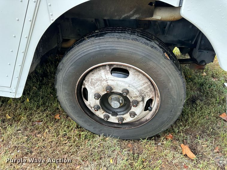 image for item DV1029 2003 Freightliner MT55  mobile command center vehicle