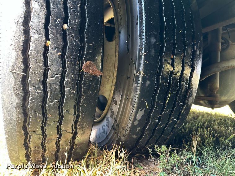 image for item DV1029 2003 Freightliner MT55  mobile command center vehicle