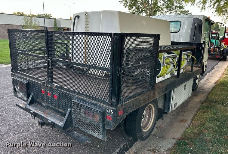 image for item DV1030 2012 Isuzu L96  sprayer truck