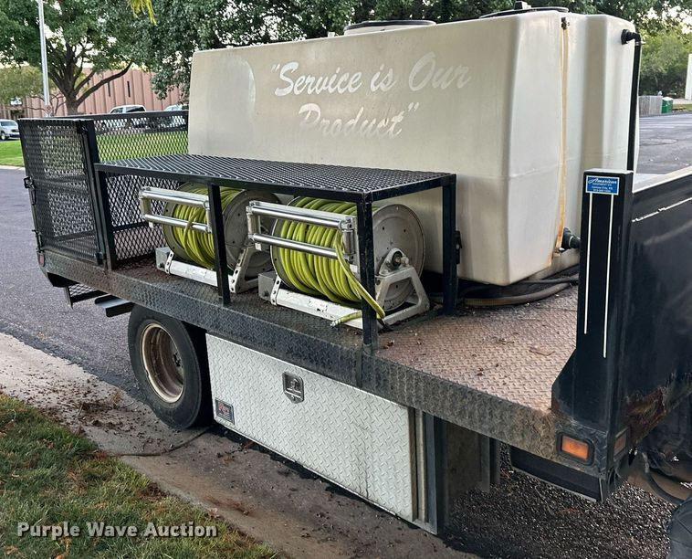 image for item DV1030 2012 Isuzu L96  sprayer truck