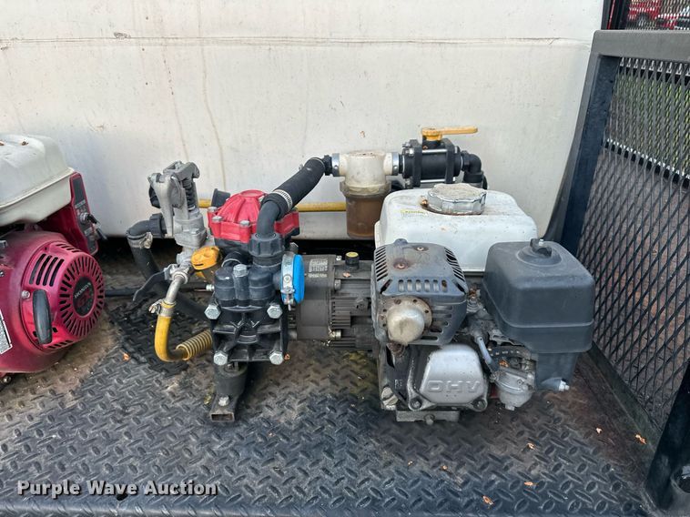 image for item DV1030 2012 Isuzu L96  sprayer truck