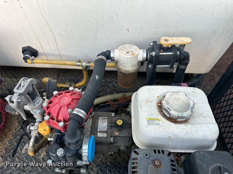 image for item DV1030 2012 Isuzu L96  sprayer truck