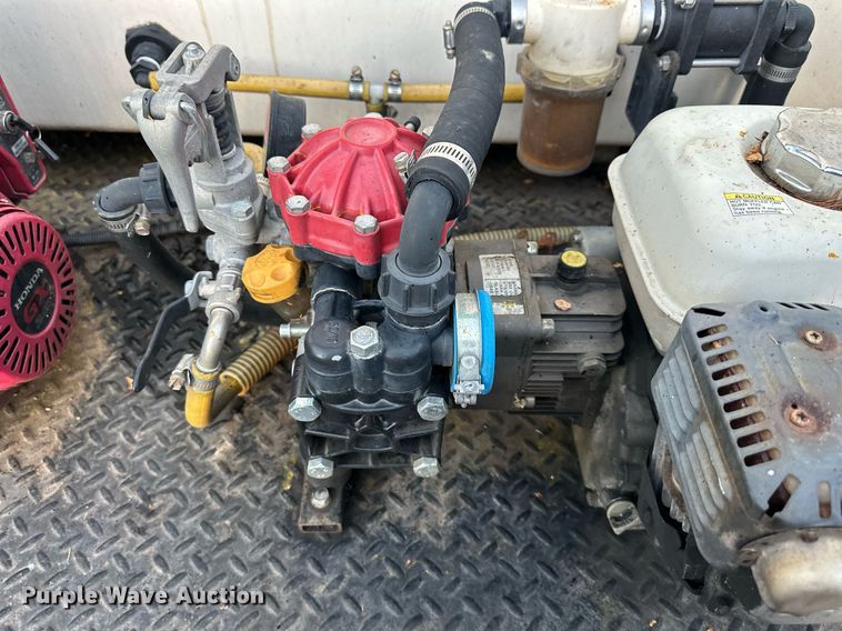 image for item DV1030 2012 Isuzu L96  sprayer truck