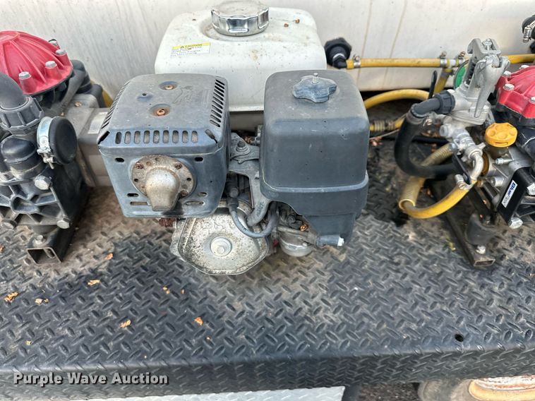 image for item DV1030 2012 Isuzu L96  sprayer truck