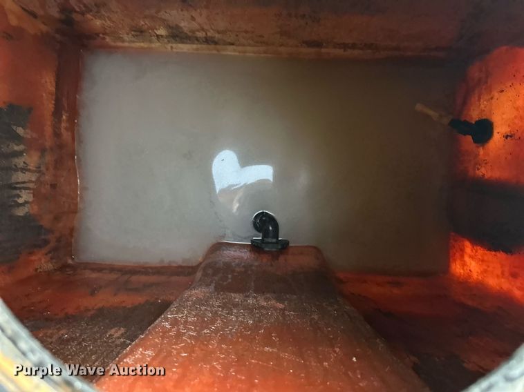 image for item DV1030 2012 Isuzu L96  sprayer truck