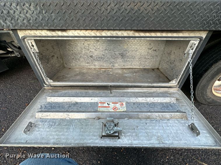 image for item DV1030 2012 Isuzu L96  sprayer truck