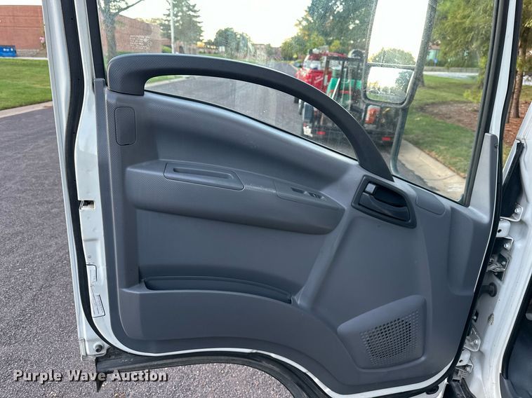 image for item DV1030 2012 Isuzu L96  sprayer truck