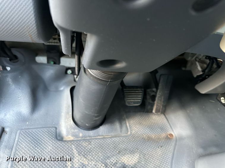 image for item DV1030 2012 Isuzu L96  sprayer truck