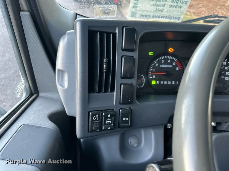 image for item DV1030 2012 Isuzu L96  sprayer truck