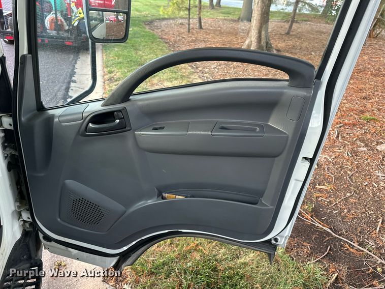 image for item DV1030 2012 Isuzu L96  sprayer truck