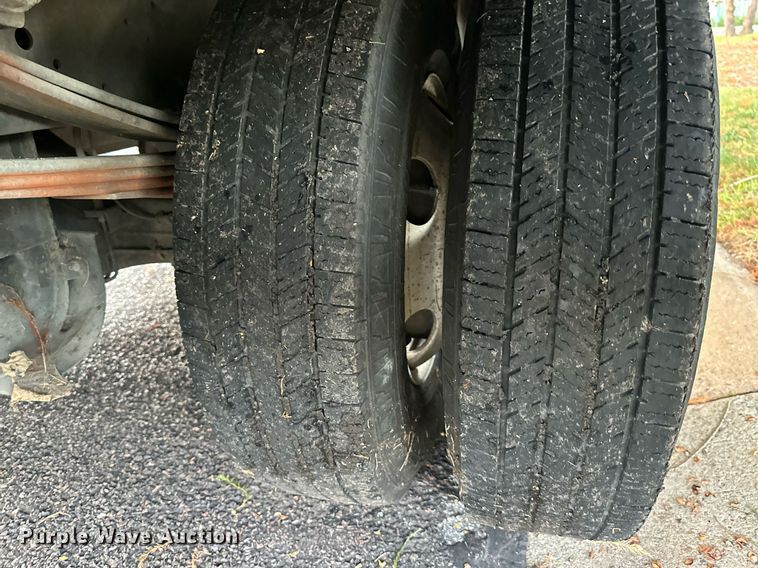 image for item DV1030 2012 Isuzu L96  sprayer truck