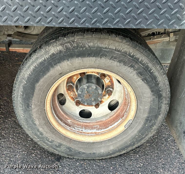 image for item DV1030 2012 Isuzu L96  sprayer truck