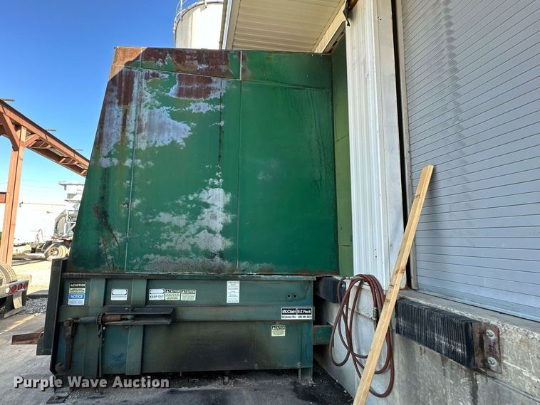 image for item DV1038 2002 Mcclain Ezpack M2  compactor