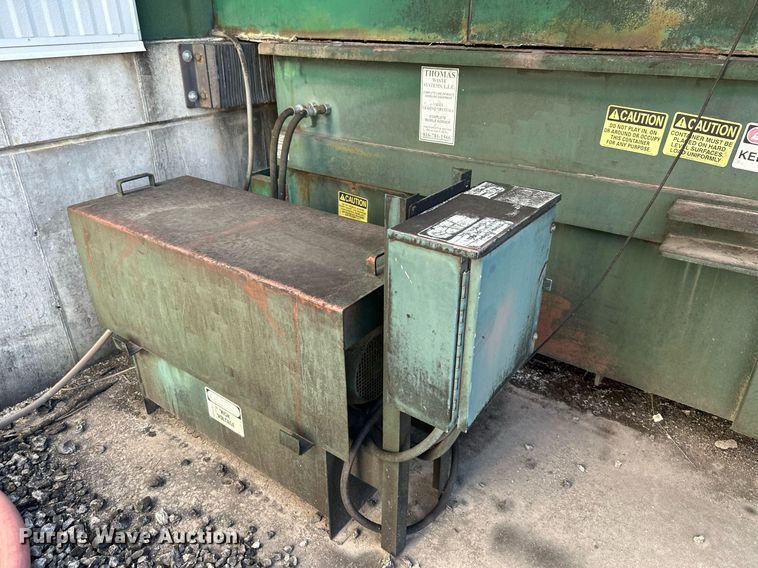 image for item DV1038 2002 Mcclain Ezpack M2  compactor